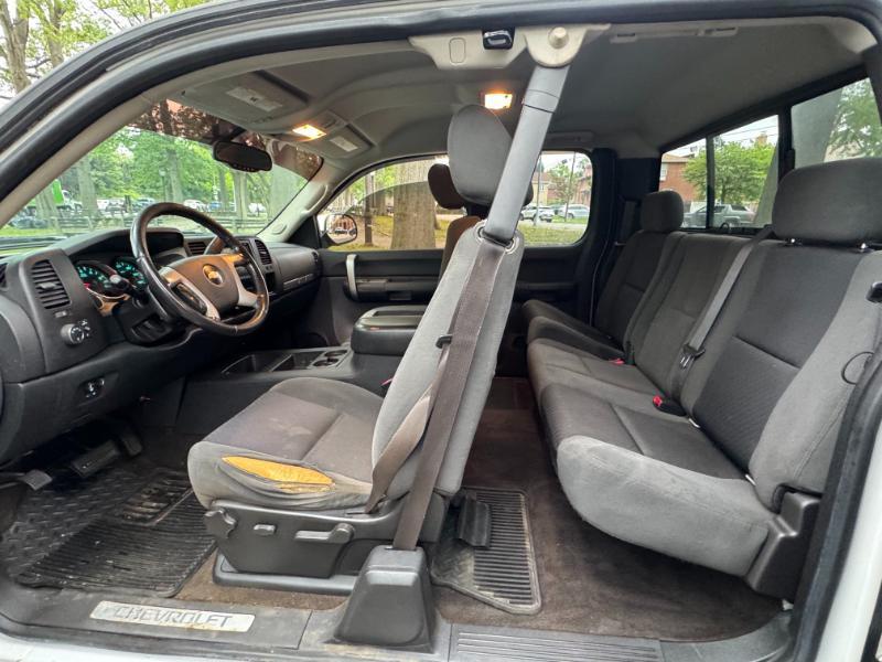 Chevrolet Silverado 1500 Work Truck Ext. Cab Long Box 4WD 2009