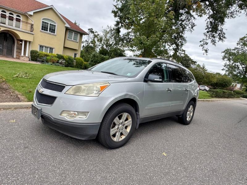 2011 Chevrolet Traverse 2LT AWD