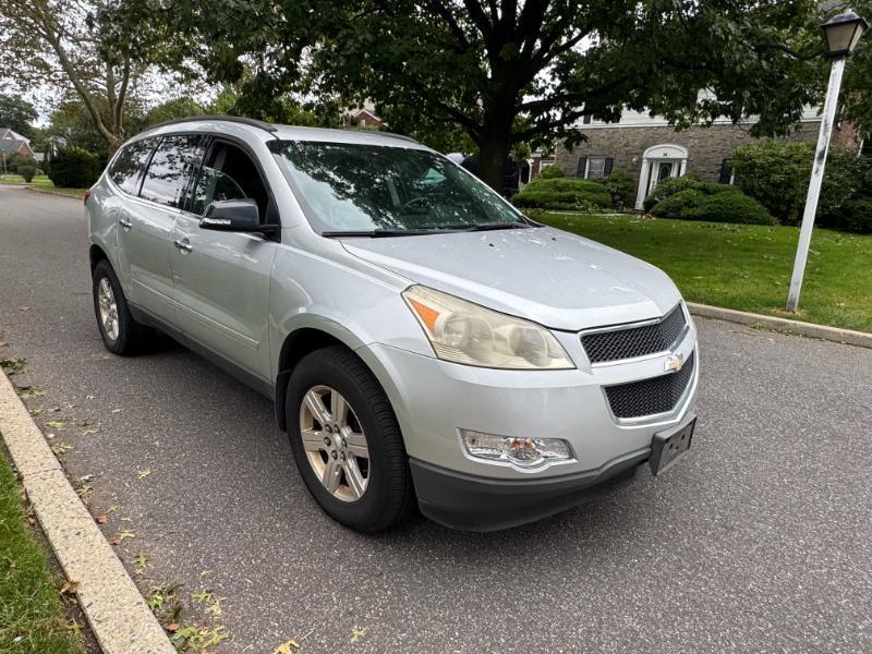Chevrolet Traverse 2LT AWD 2011