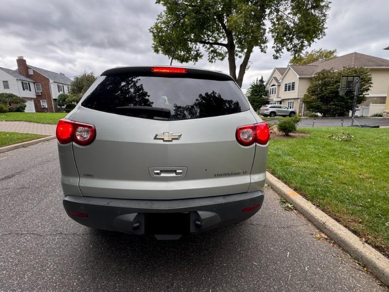 Chevrolet Traverse 2LT AWD 2011