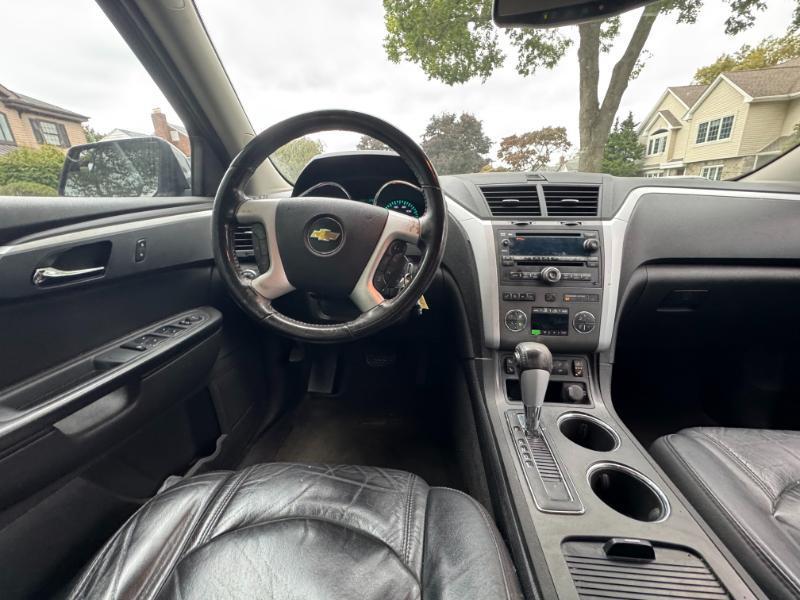 Chevrolet Traverse 2LT AWD 2011