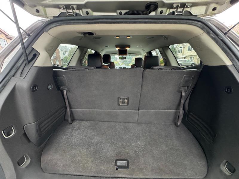 Chevrolet Traverse 2LT AWD 2011