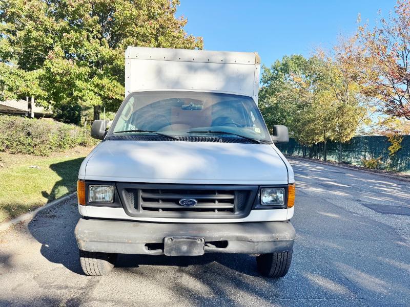 Ford Econoline E-350 Super Duty 2005