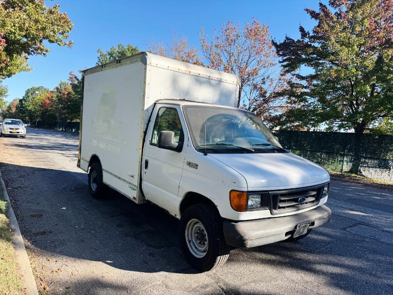 Ford Econoline E-350 Super Duty 2005