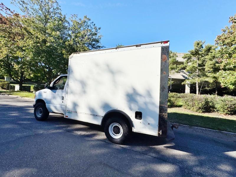 Ford Econoline E-350 Super Duty 2005