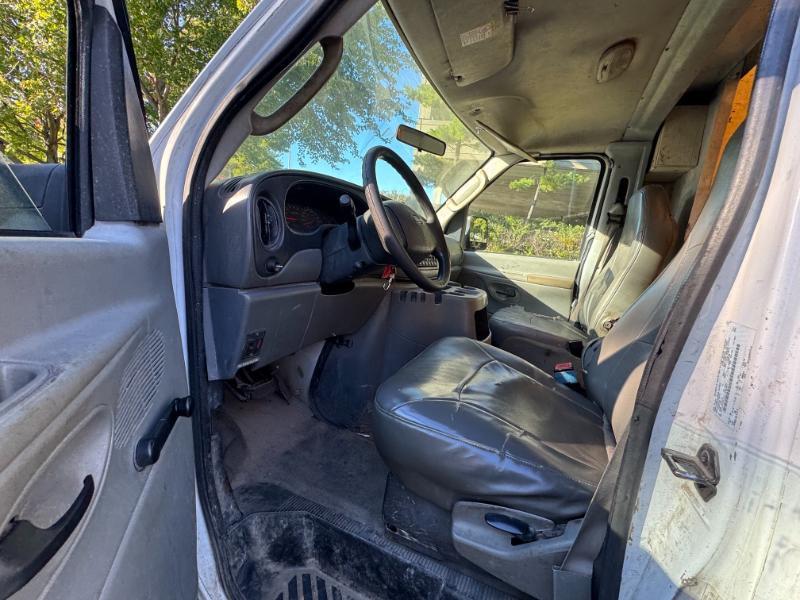 Ford Econoline E-350 Super Duty 2005