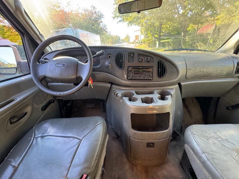 Ford Econoline E-350 Super Duty 2005