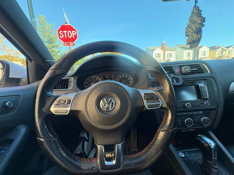 Volkswagen Jetta 2.0T GLI 2013