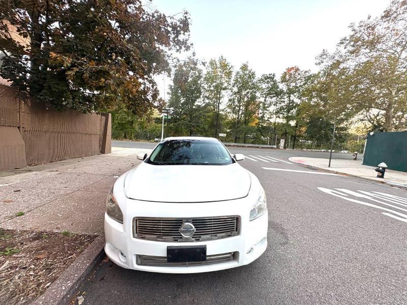 Nissan Maxima S 2009
