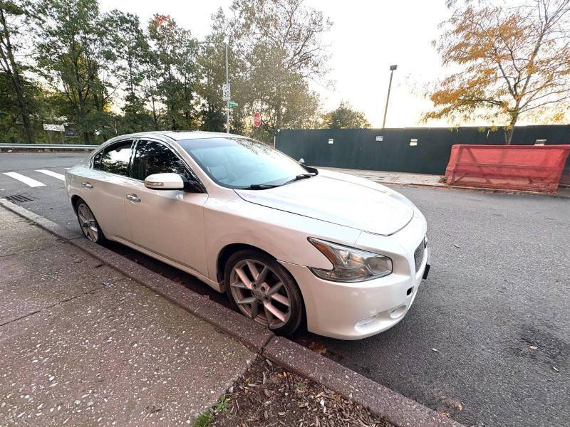 Nissan Maxima S 2009