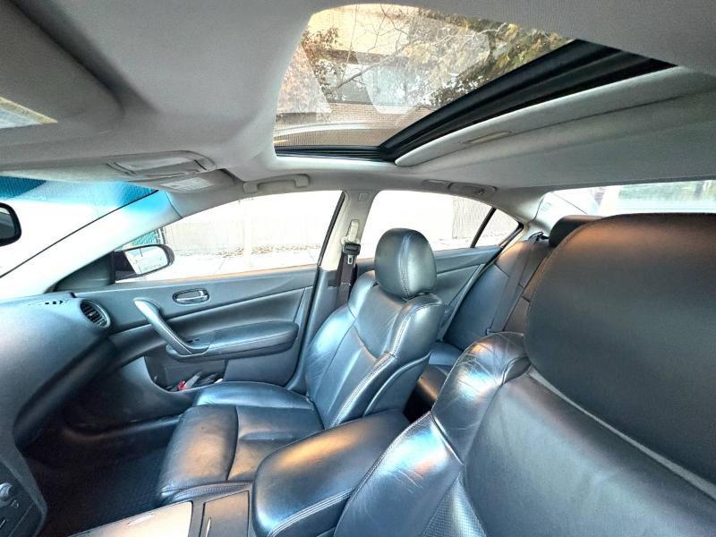 Nissan Maxima S 2009