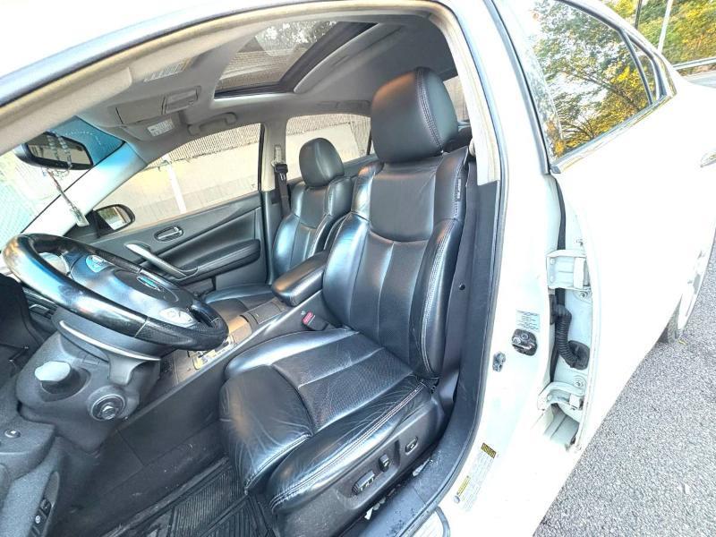 Nissan Maxima S 2009