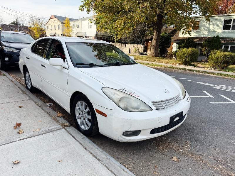 2004 Lexus ES 330 Sedan
