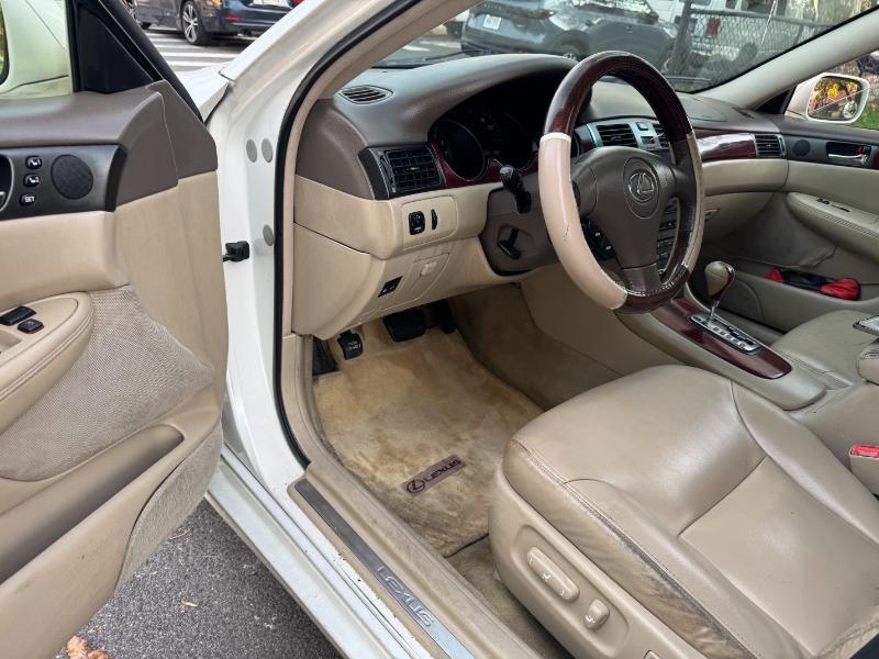Lexus ES 330 Sedan 2004