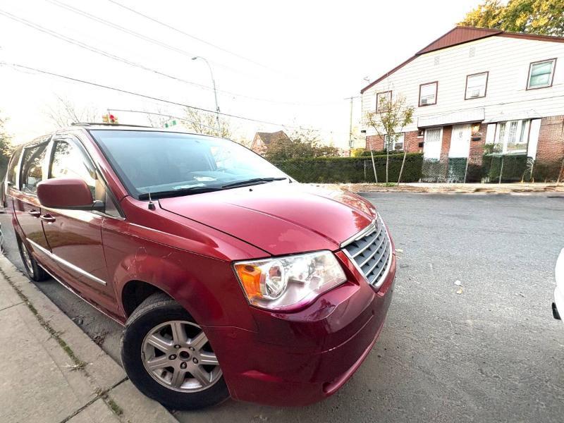 2010 Chrysler Town & Country Touring