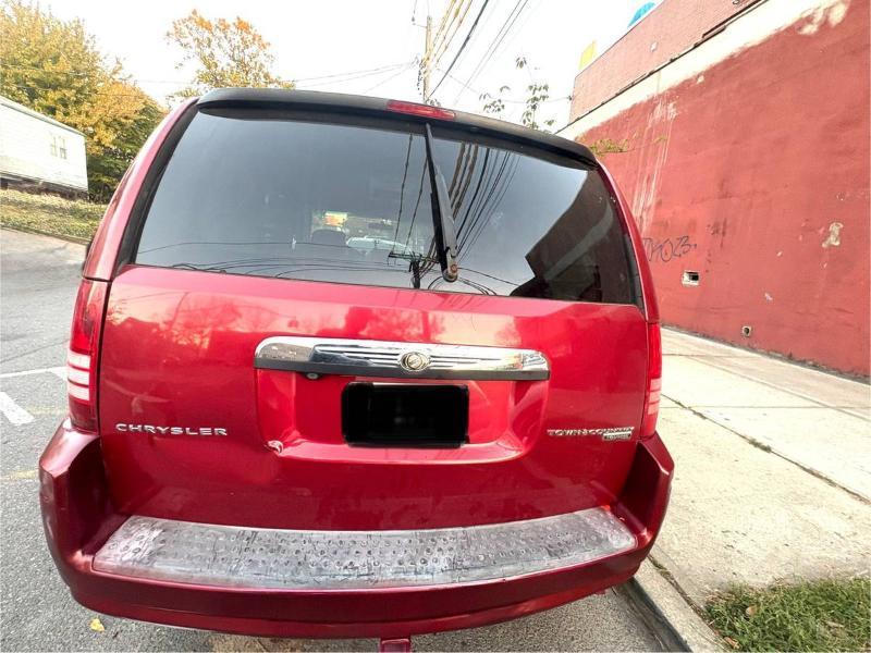 Chrysler Town & Country Touring 2010