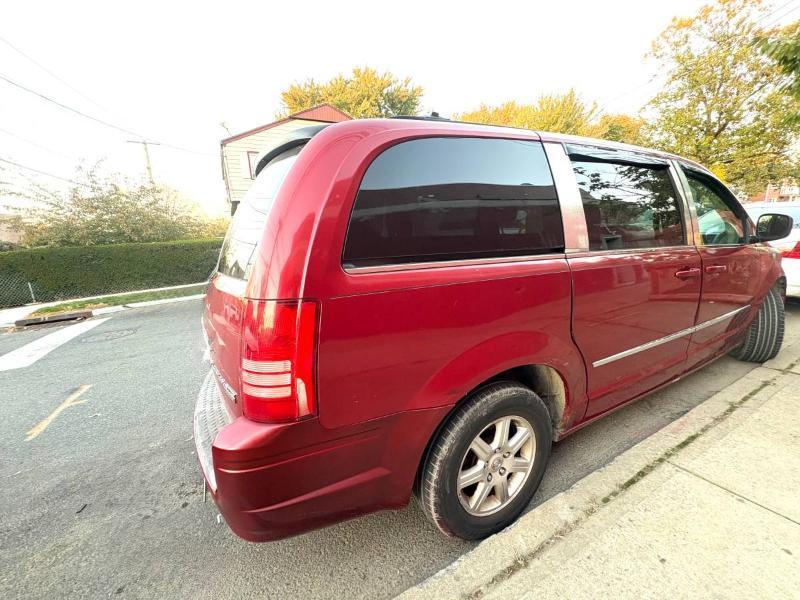 Chrysler Town & Country Touring 2010