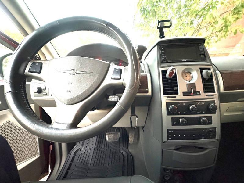 Chrysler Town & Country Touring 2010