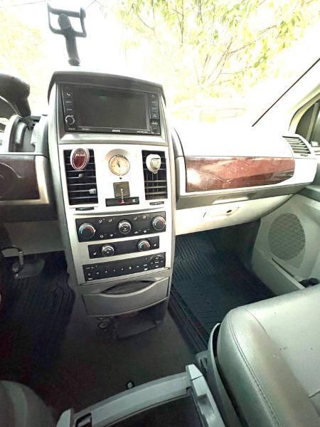 Chrysler Town & Country Touring 2010