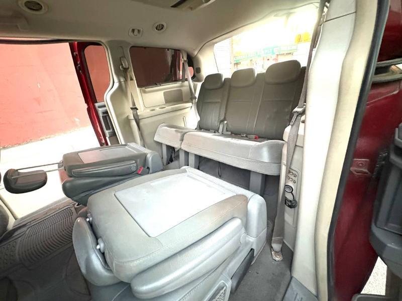 Chrysler Town & Country Touring 2010