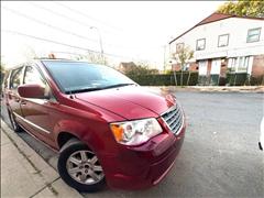 2010 Chrysler Town & Country 