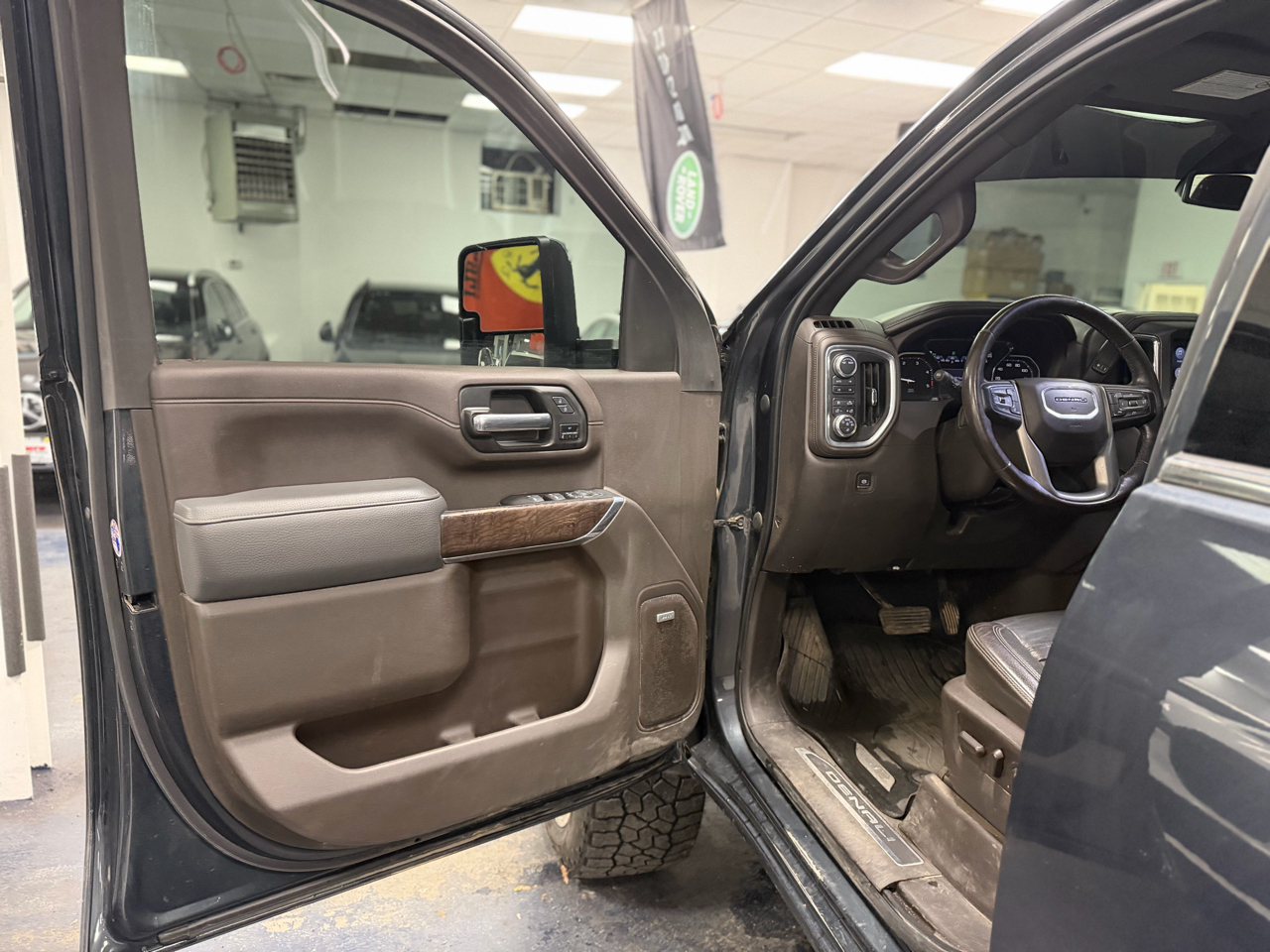 GMC Sierra 3500HD Denali Crew Cab Long Box 4WD 2022