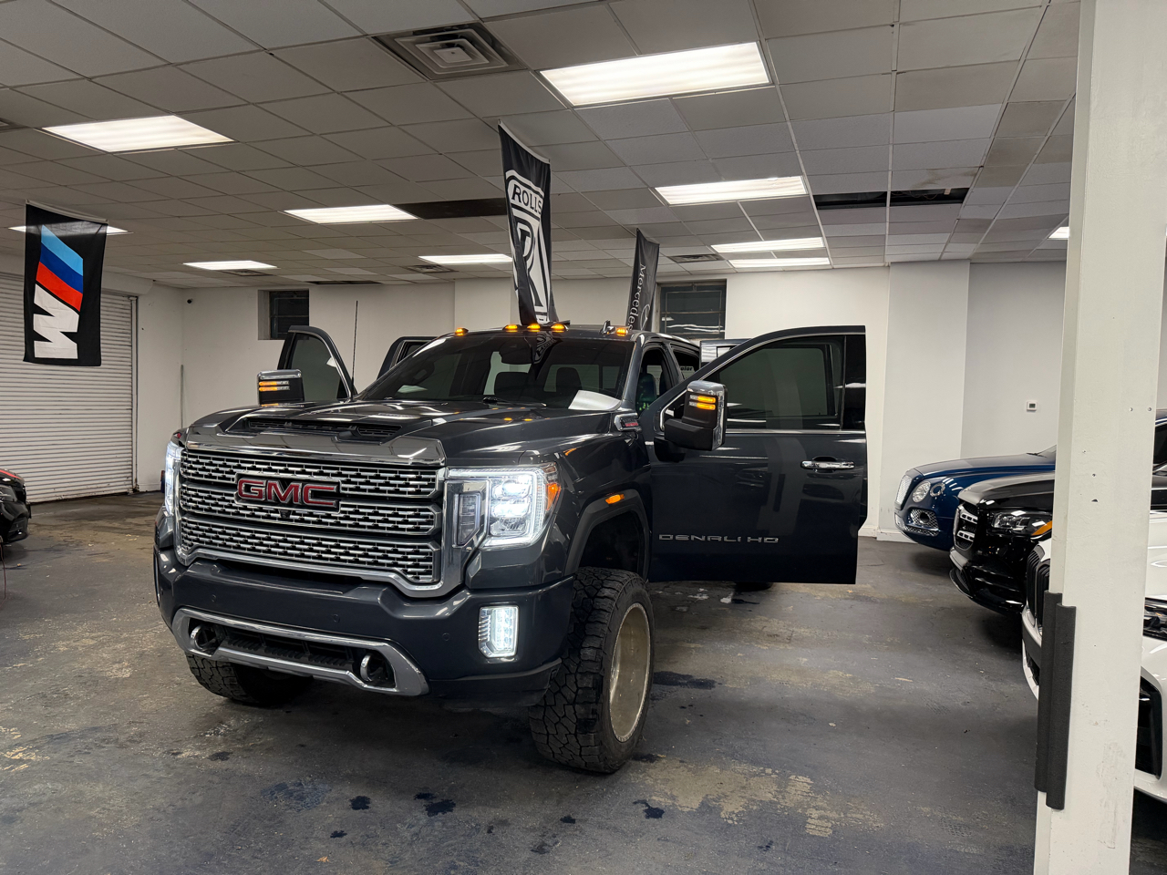 GMC Sierra 3500HD Denali Crew Cab Long Box 4WD 2022