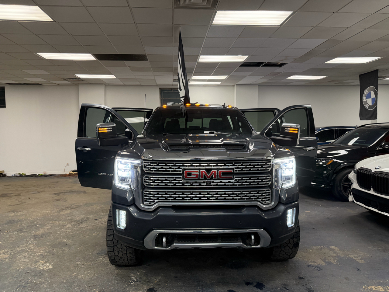 GMC Sierra 3500HD Denali Crew Cab Long Box 4WD 2022