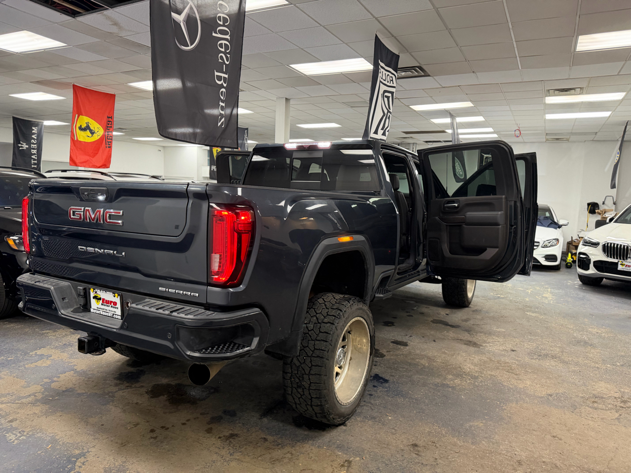 GMC Sierra 3500HD Denali Crew Cab Long Box 4WD 2022