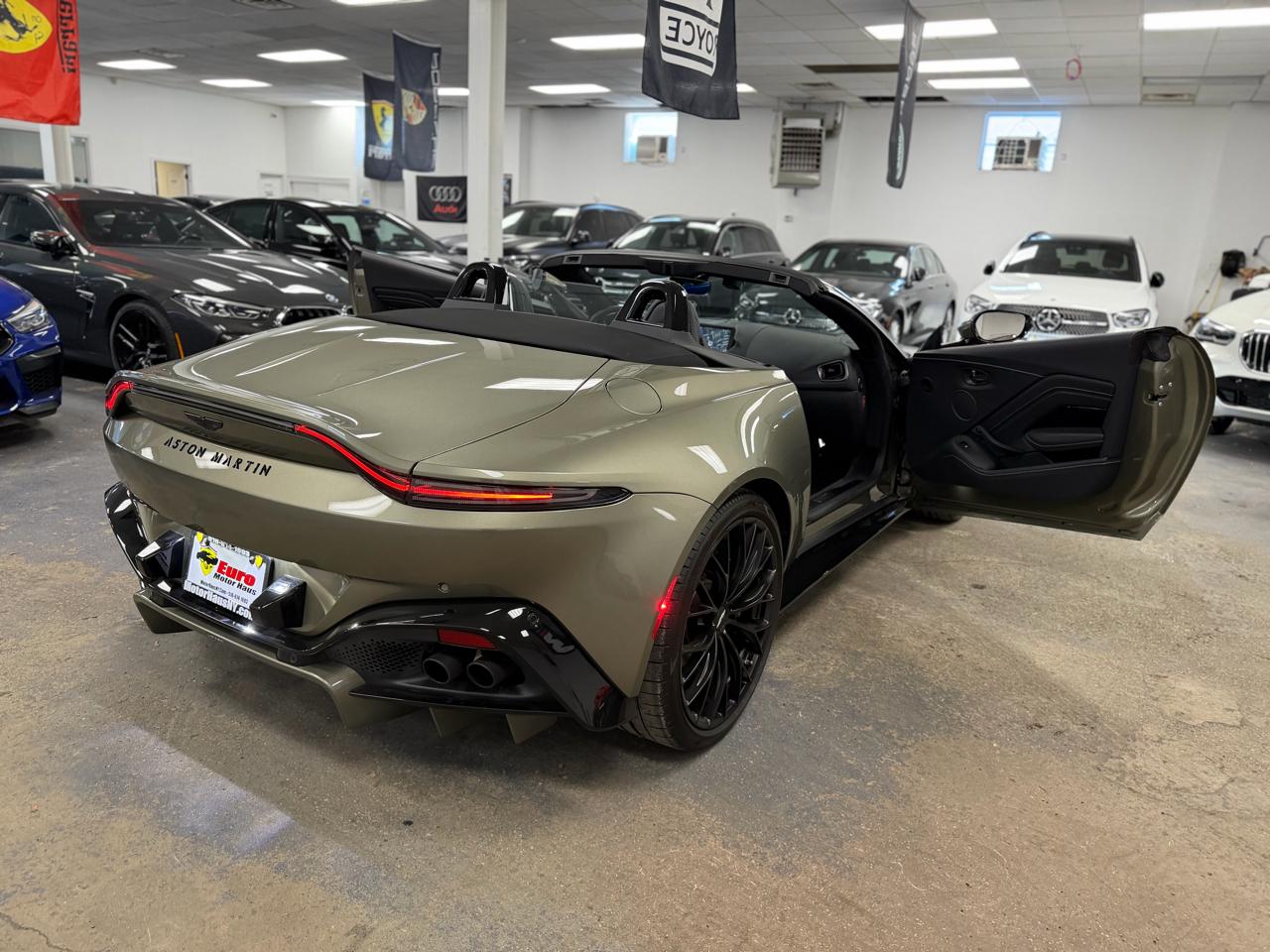 Aston Martin Vantage Roadster 2023