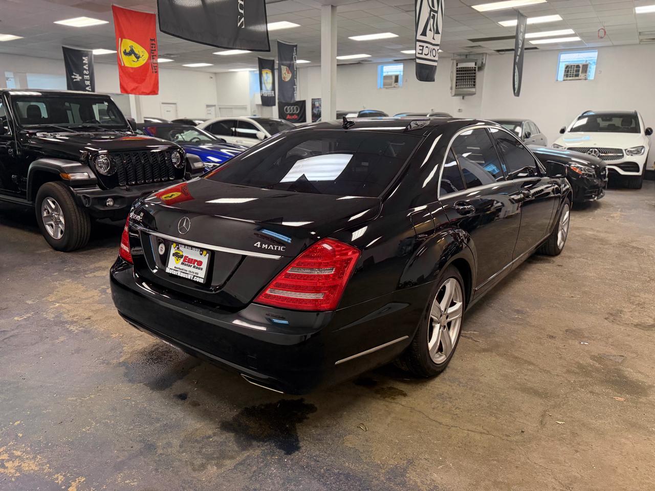 Mercedes-Benz S-Class S550 4-MATIC 2010