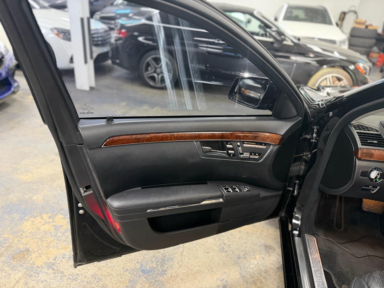 Mercedes-Benz S-Class S550 4-MATIC 2010
