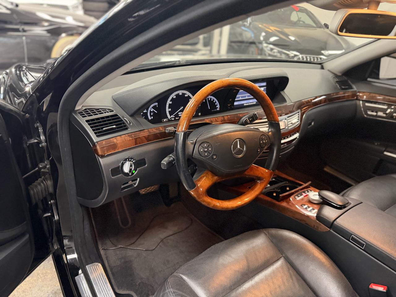 Mercedes-Benz S-Class S550 4-MATIC 2010