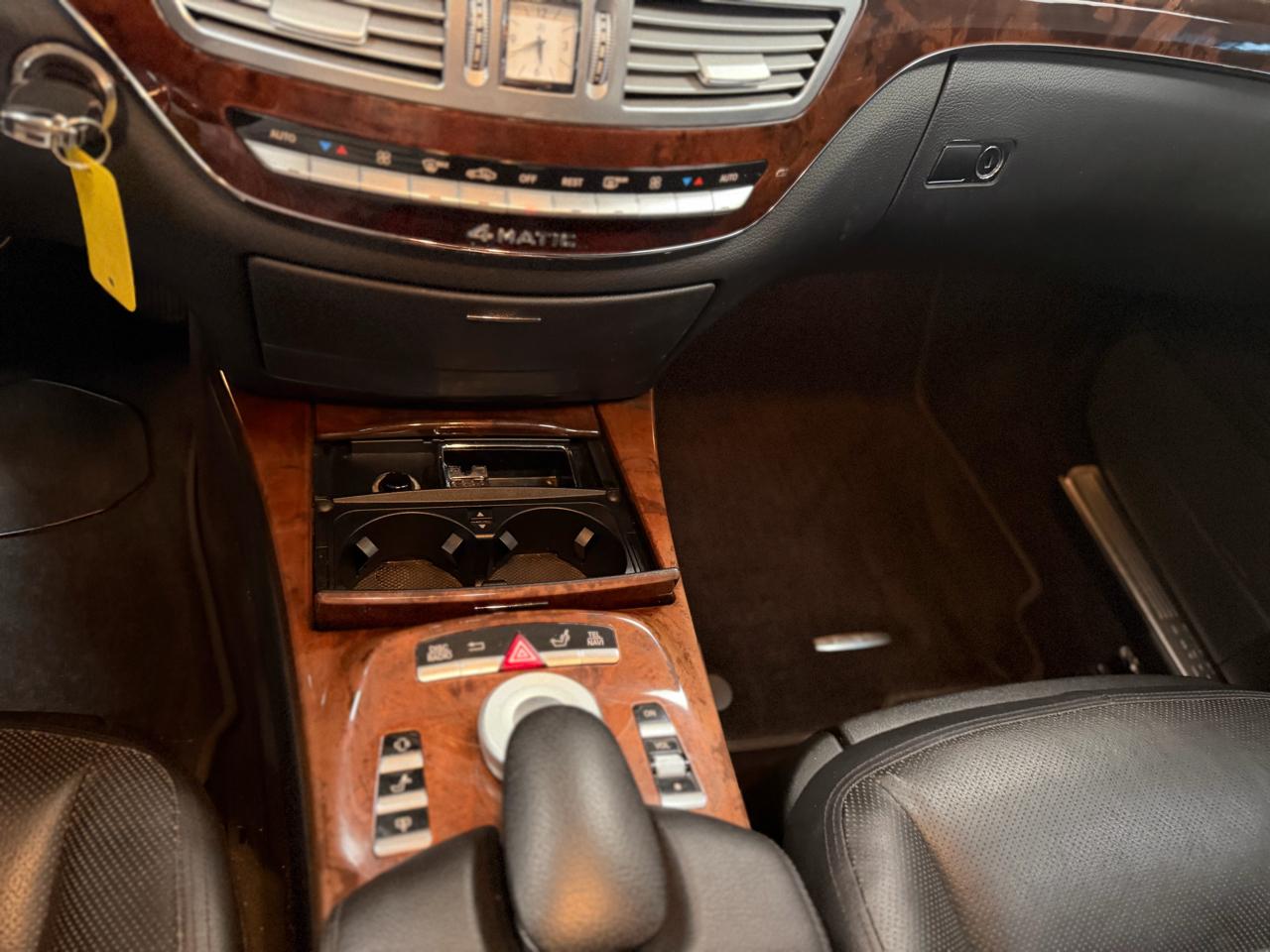 Mercedes-Benz S-Class S550 4-MATIC 2010