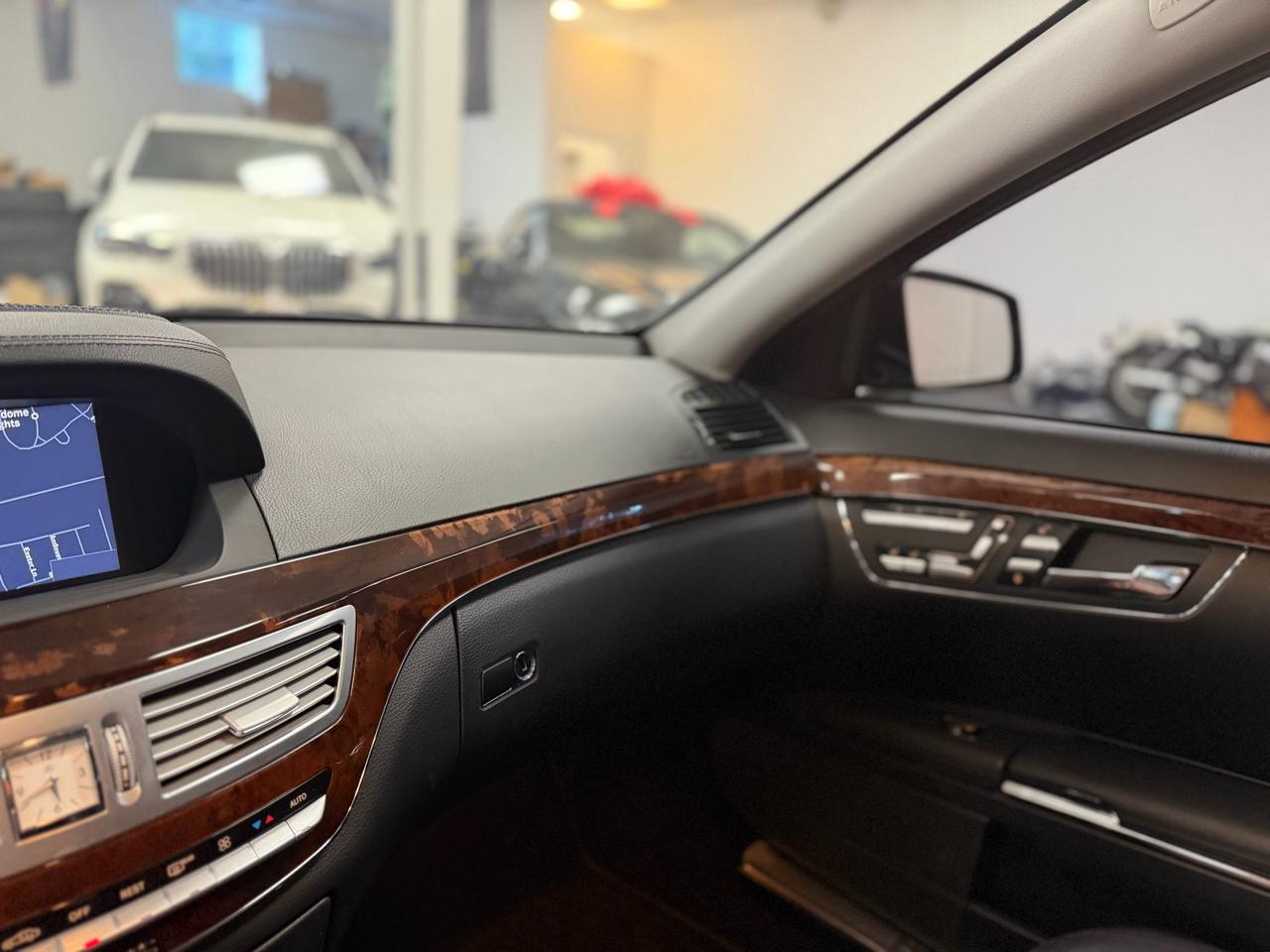 Mercedes-Benz S-Class S550 4-MATIC 2010