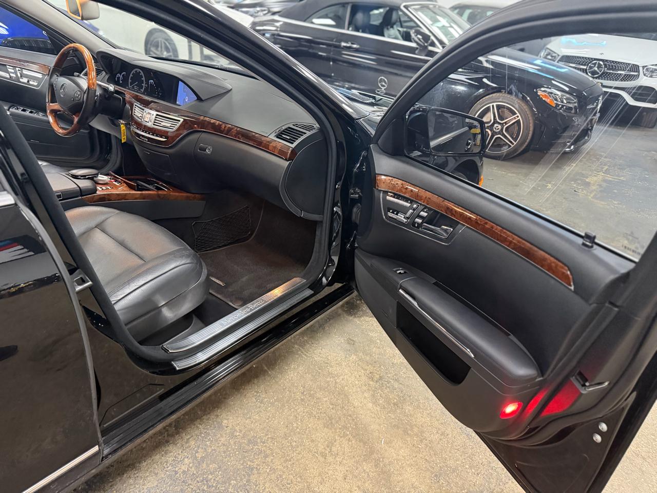 Mercedes-Benz S-Class S550 4-MATIC 2010