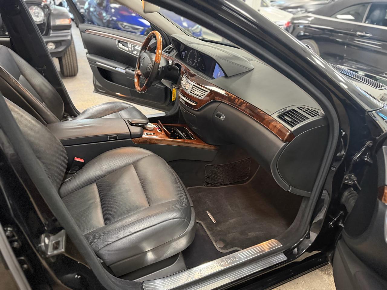 Mercedes-Benz S-Class S550 4-MATIC 2010