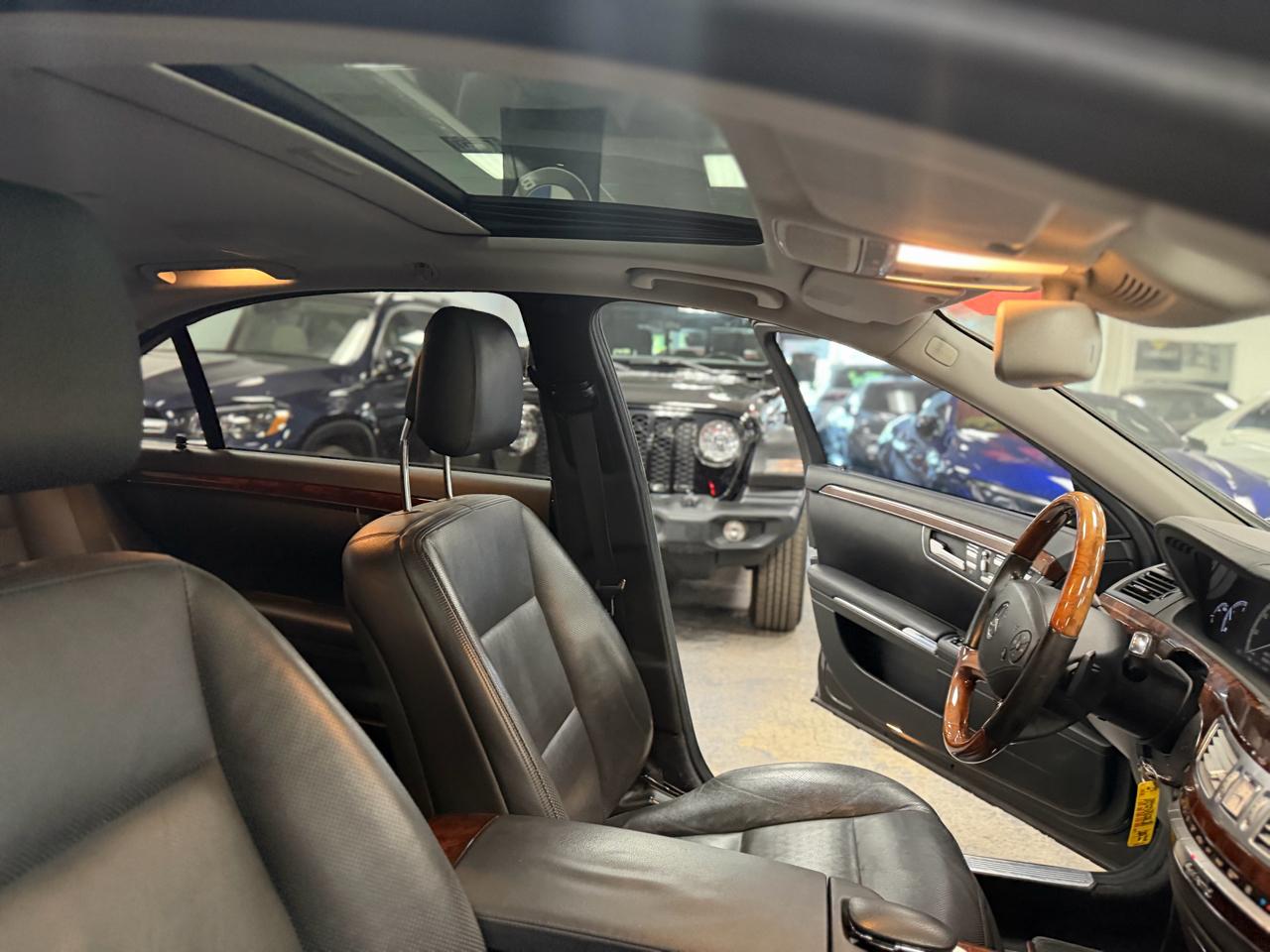 Mercedes-Benz S-Class S550 4-MATIC 2010