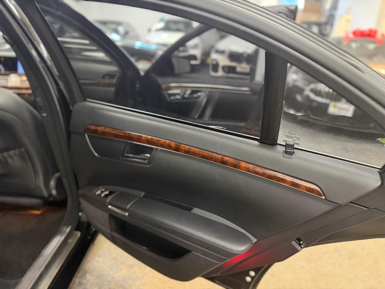 Mercedes-Benz S-Class S550 4-MATIC 2010
