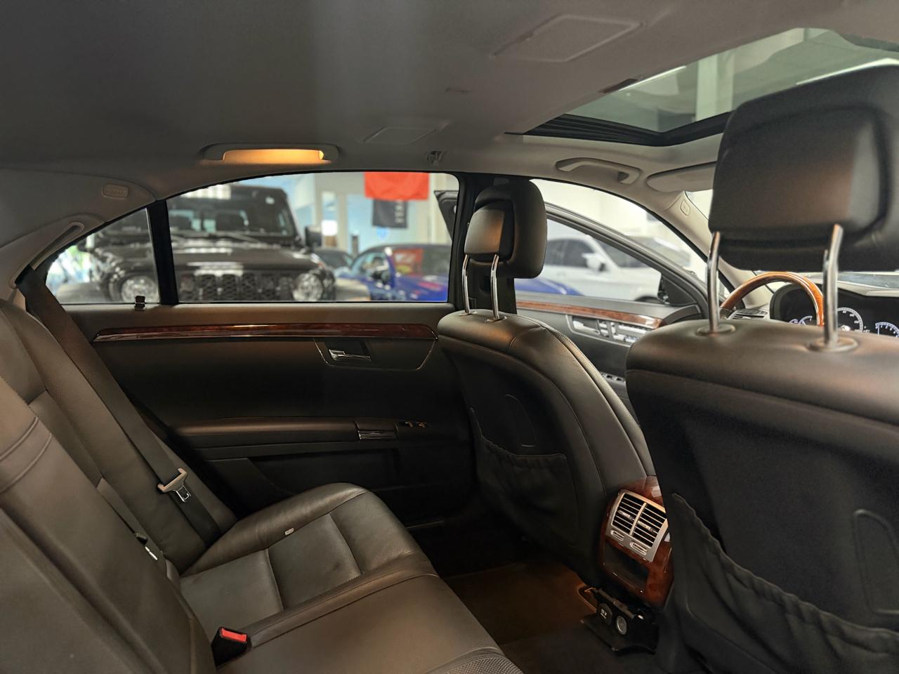 Mercedes-Benz S-Class S550 4-MATIC 2010