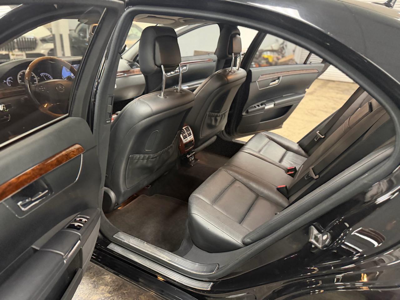 Mercedes-Benz S-Class S550 4-MATIC 2010