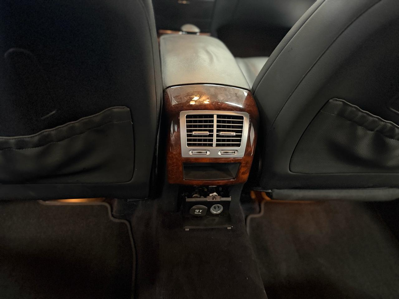 Mercedes-Benz S-Class S550 4-MATIC 2010