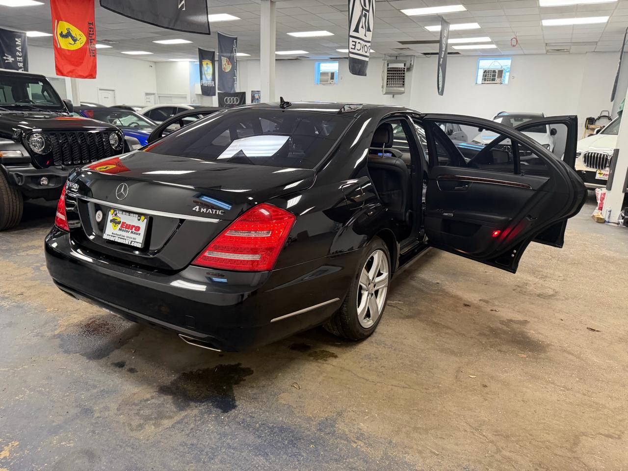 Mercedes-Benz S-Class S550 4-MATIC 2010