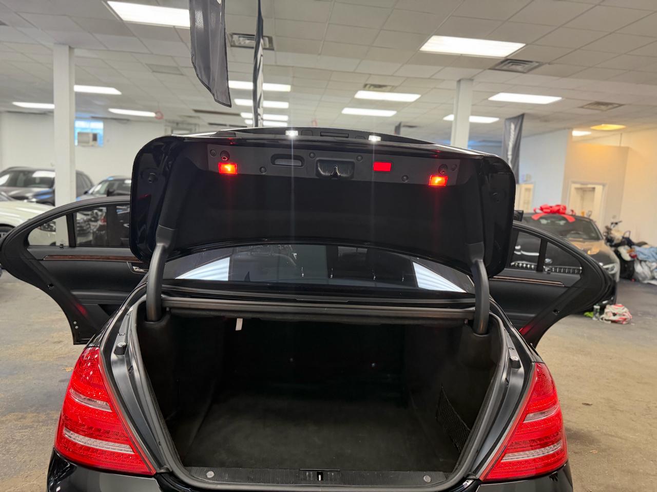 Mercedes-Benz S-Class S550 4-MATIC 2010