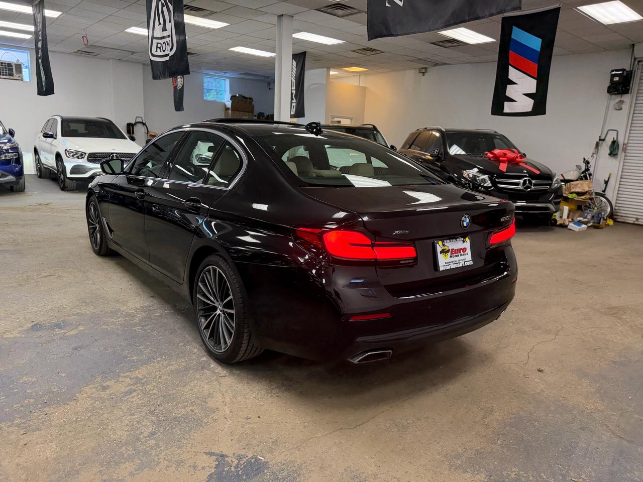 BMW 5-Series 530i xDrive 2022