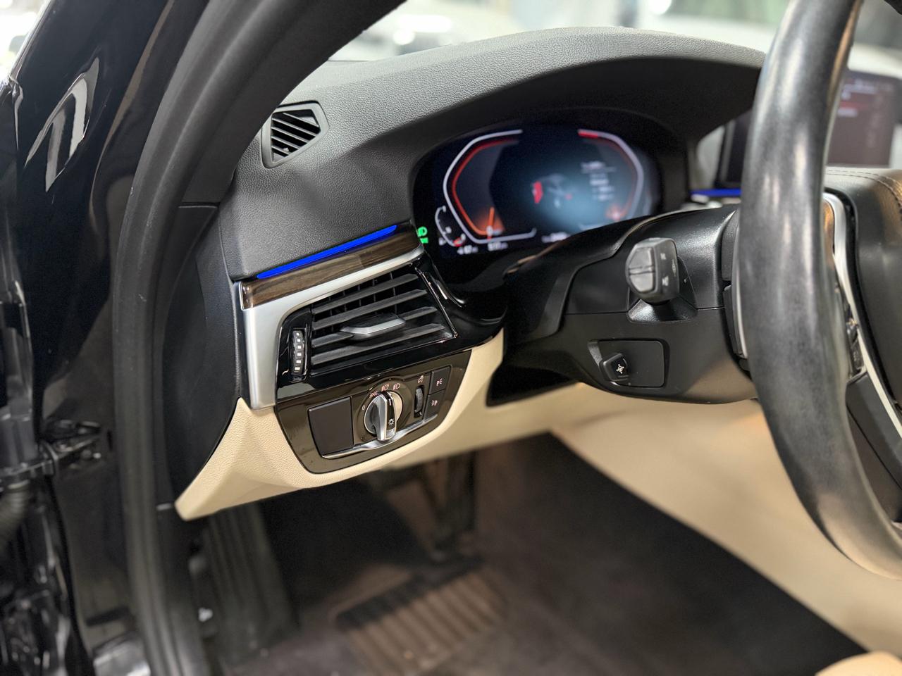 BMW 5-Series 530i xDrive 2022