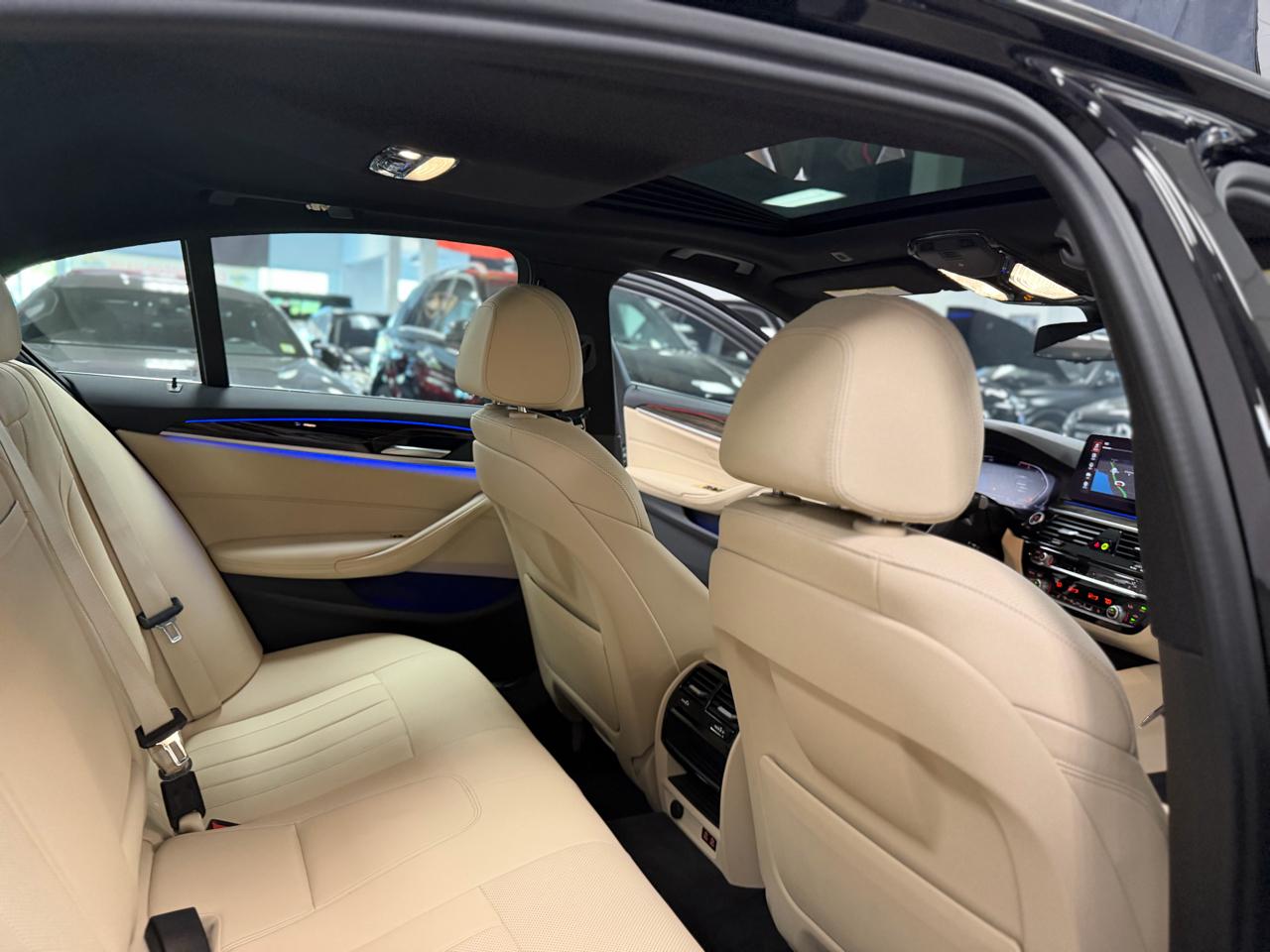 BMW 5-Series 530i xDrive 2022