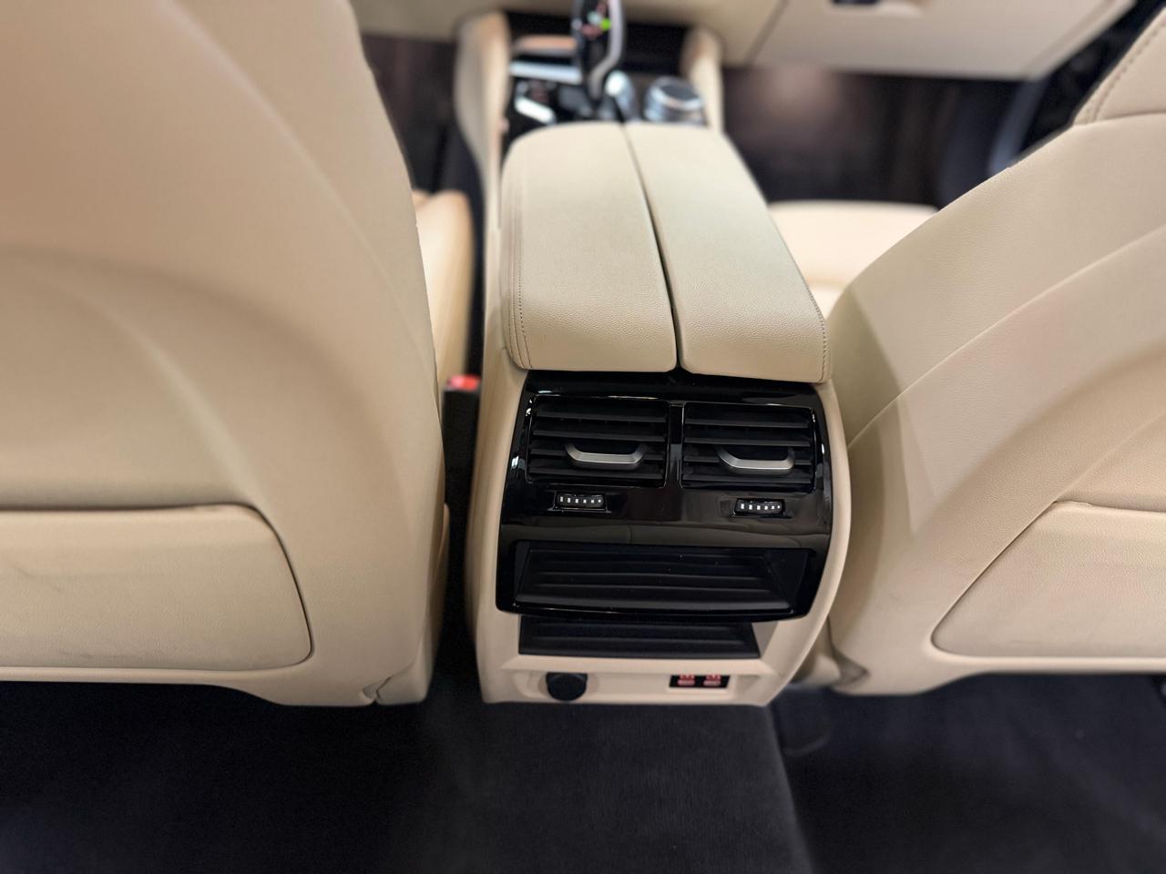 BMW 5-Series 530i xDrive 2022