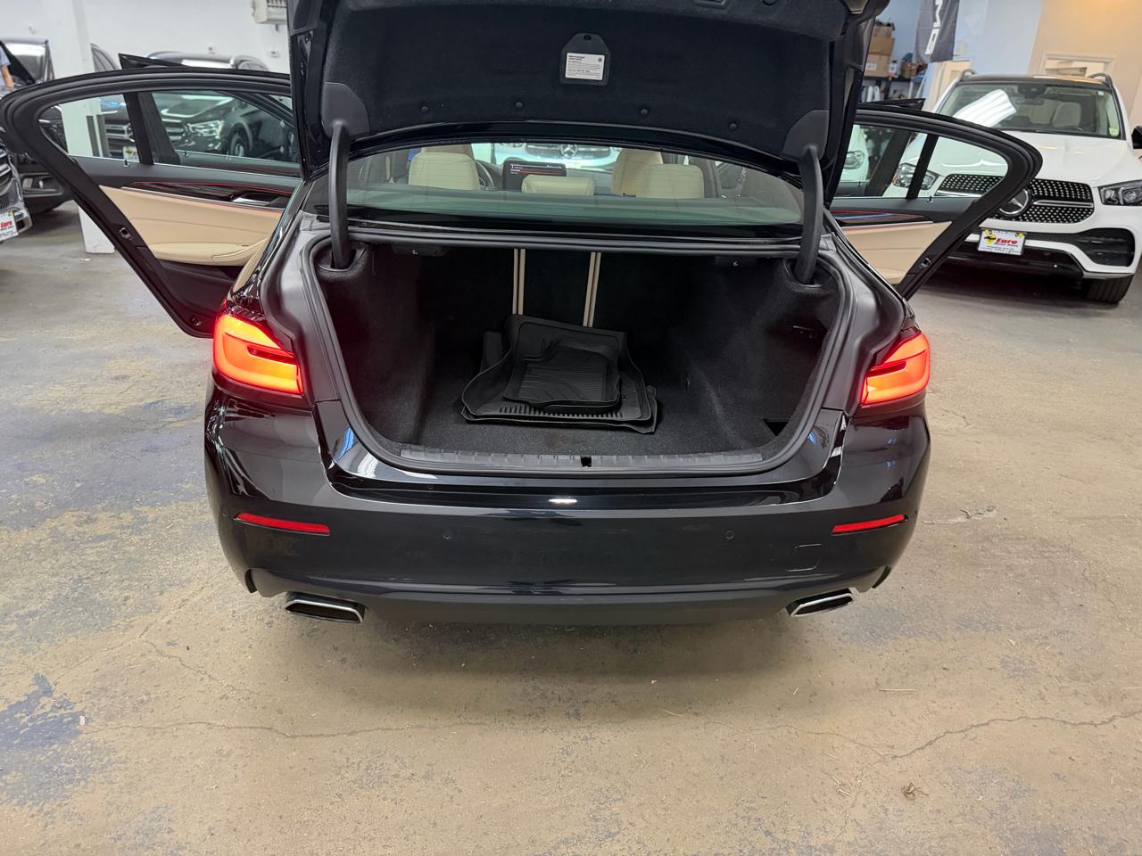 BMW 5-Series 530i xDrive 2022