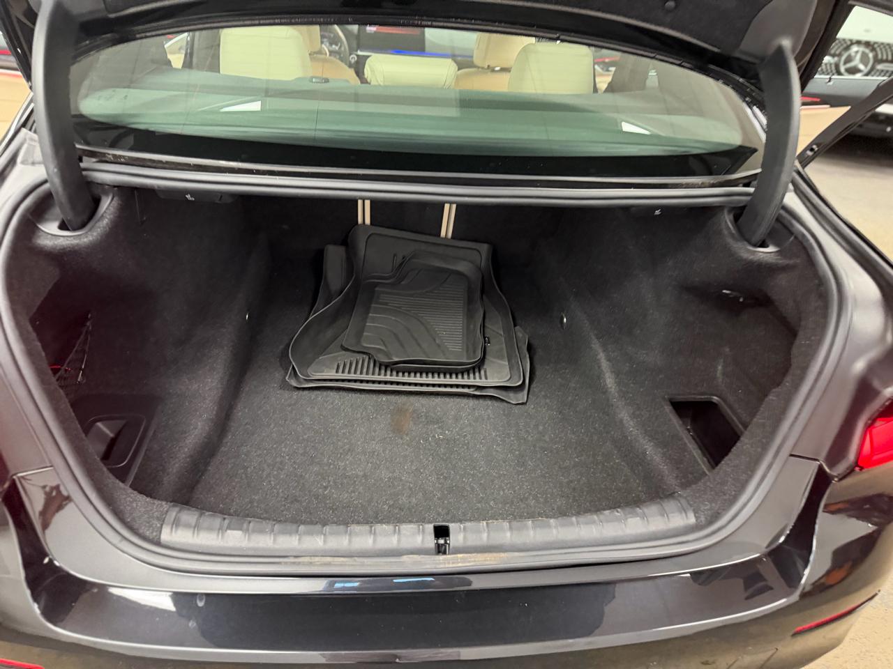 BMW 5-Series 530i xDrive 2022